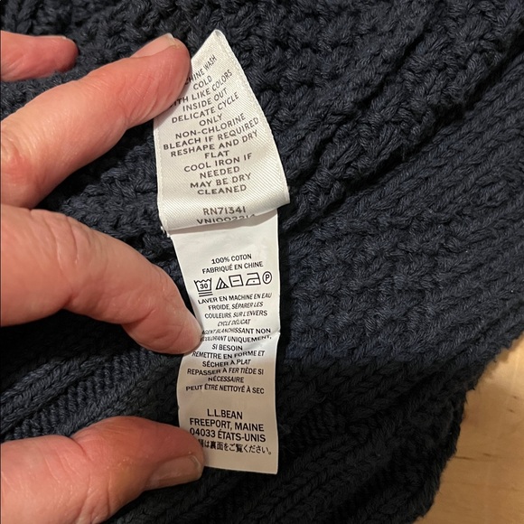 L.L. Bean Men's Navy Cable Knit Sweater - Picture 11 of 15
